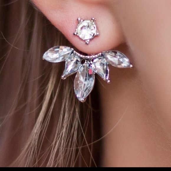 Cuff Clip Leaf Statement Stud Earrings - Picture 3 of 5